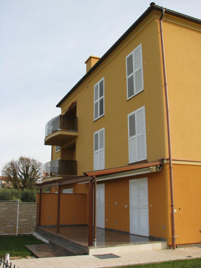 Apartman Andrea L Pomer Exterior foto